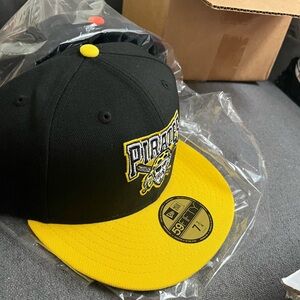Pittsburgh Pirates  7 3/4 NEW